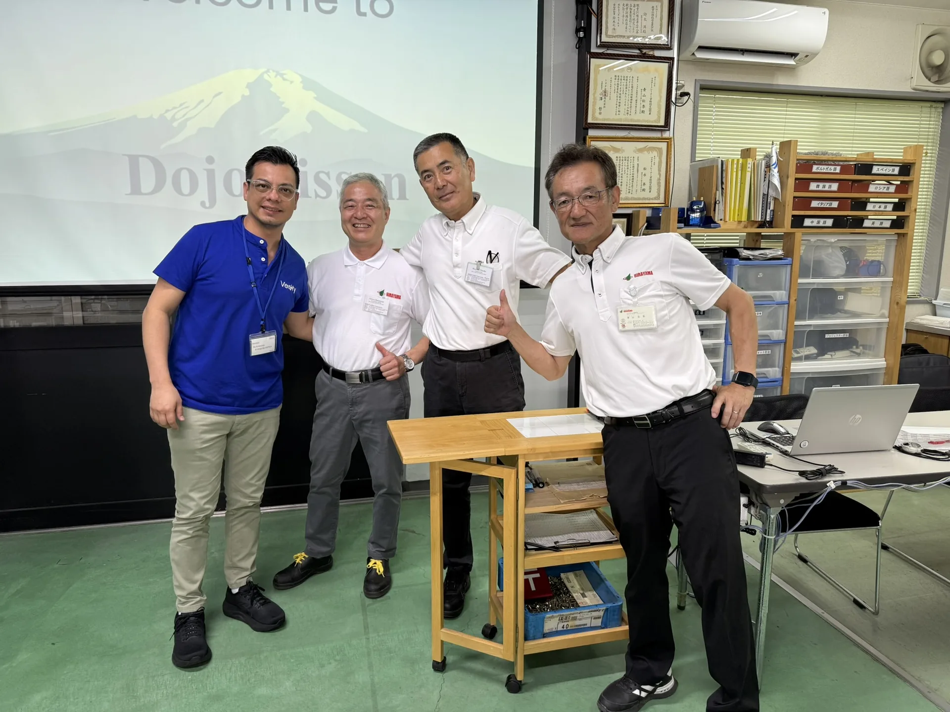 Rodrigo Enríquez con maestros en Hirayama, Japón